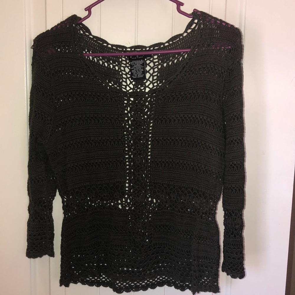 Mid sleeve blouse